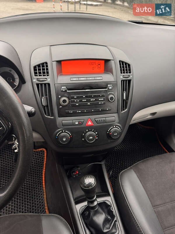 Хэтчбек Kia Ceed 2007 в Полтаве