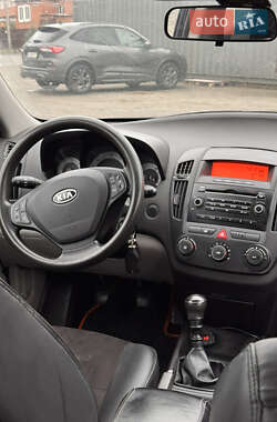 Хэтчбек Kia Ceed 2007 в Полтаве