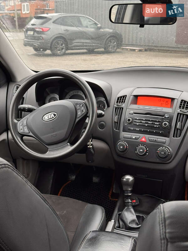 Хэтчбек Kia Ceed 2007 в Полтаве