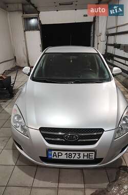 Хэтчбек Kia Ceed 2008 в Запорожье