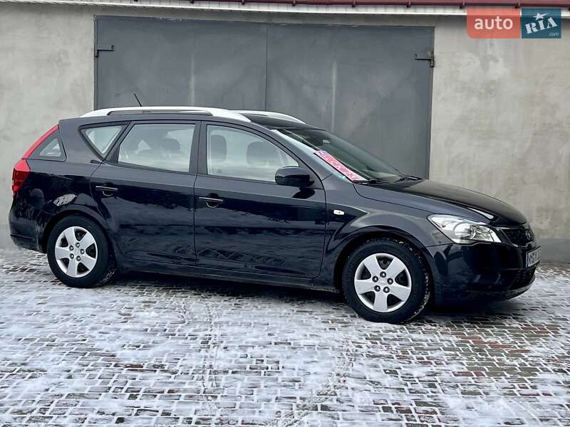 Универсал Kia Ceed 2010 в Умани