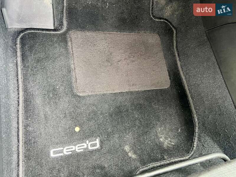 Универсал Kia Ceed 2010 в Умани