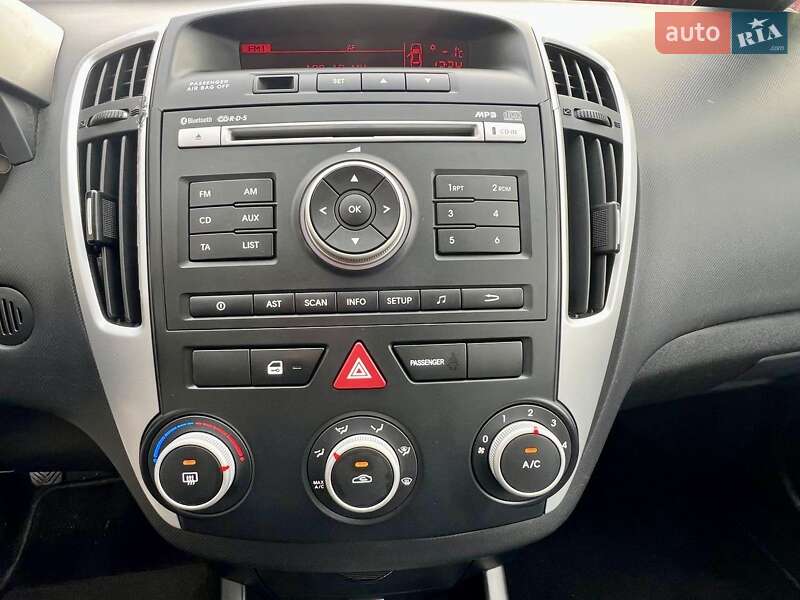 Универсал Kia Ceed 2010 в Умани