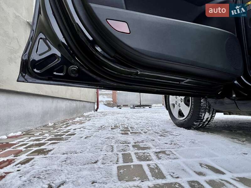 Универсал Kia Ceed 2010 в Умани