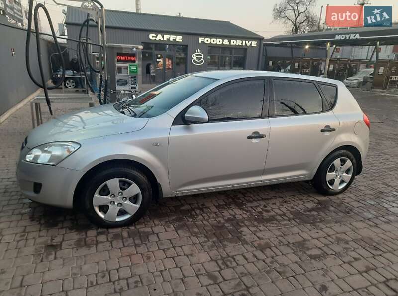Хетчбек Kia Ceed 2007 в Кривому Розі фото 3 Хетчбек Kia Ceed 2007 в Кривому Розі