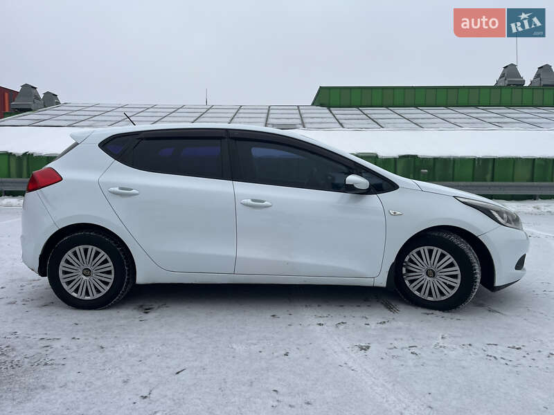 Хетчбек Kia Ceed 2012 в Києві
