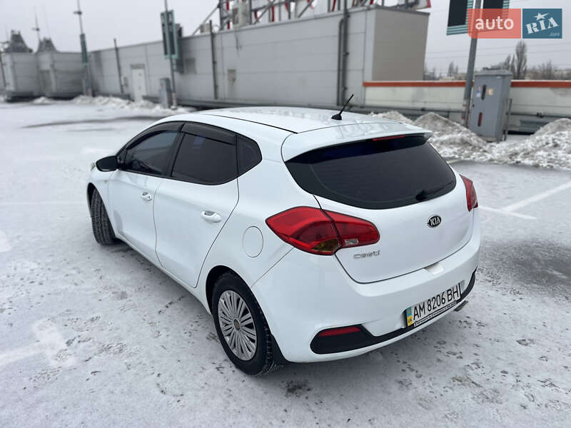 Хетчбек Kia Ceed 2012 в Києві