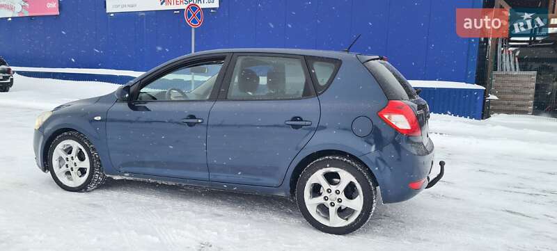 Хетчбек Kia Ceed 2010 в Нововолинську