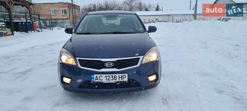 Хетчбек Kia Ceed 2010 в Нововолинську