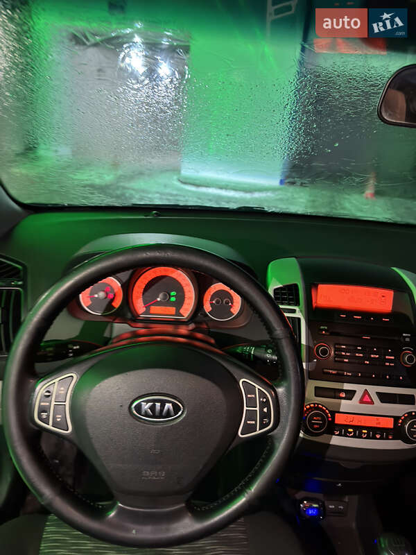 Хэтчбек Kia Ceed 2008 в Киеве