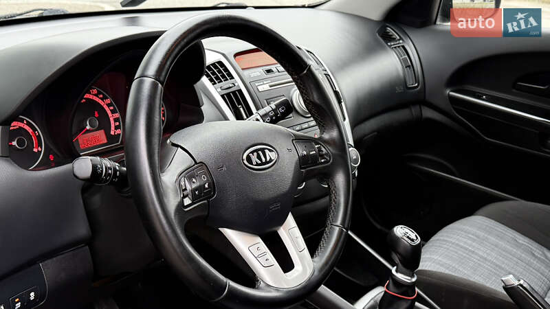 Универсал Kia Ceed 2012 в Запорожье