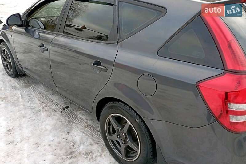Универсал Kia Ceed 2008 в Житомире фото 3 Универсал Kia Ceed 2008 в Житомире