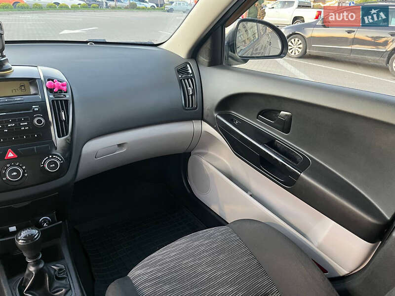 Хэтчбек Kia Ceed 2009 в Ужгороде фото 13 Хэтчбек Kia Ceed 2009 в Ужгороде