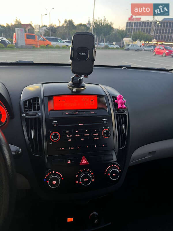 Хэтчбек Kia Ceed 2009 в Ужгороде фото 23 Хэтчбек Kia Ceed 2009 в Ужгороде