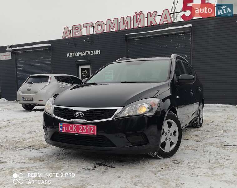 Универсал Kia Ceed 2010 в Каменском