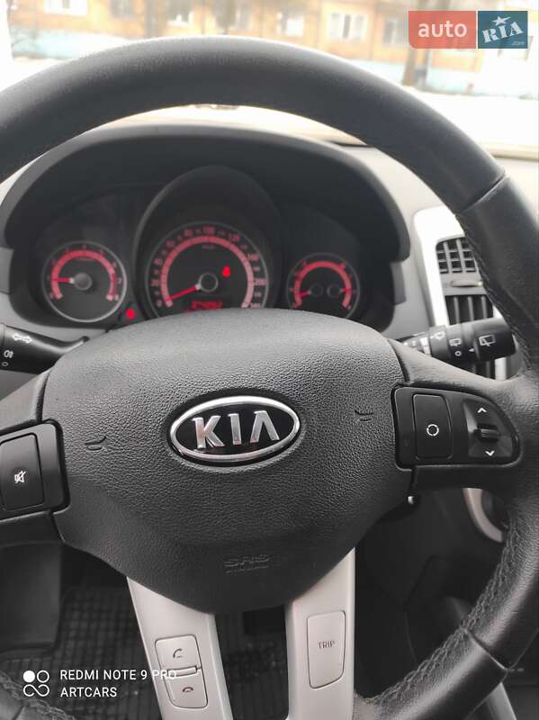 Универсал Kia Ceed 2010 в Каменском