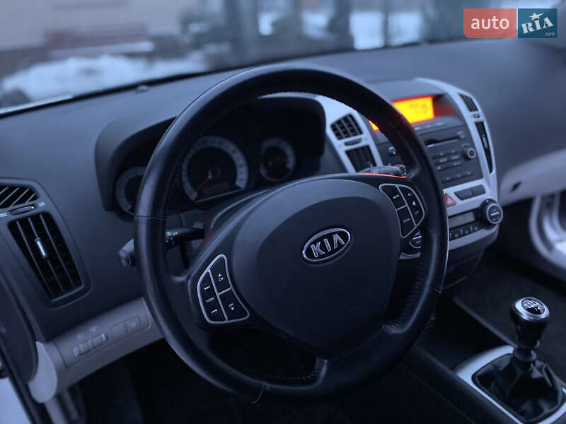 Хэтчбек Kia Ceed 2008 в Виннице