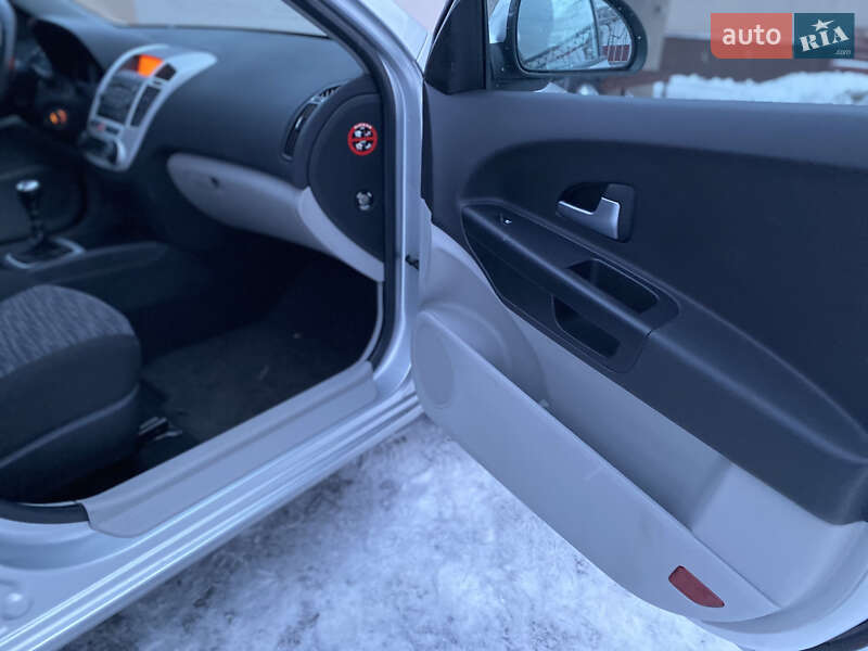 Хэтчбек Kia Ceed 2008 в Виннице