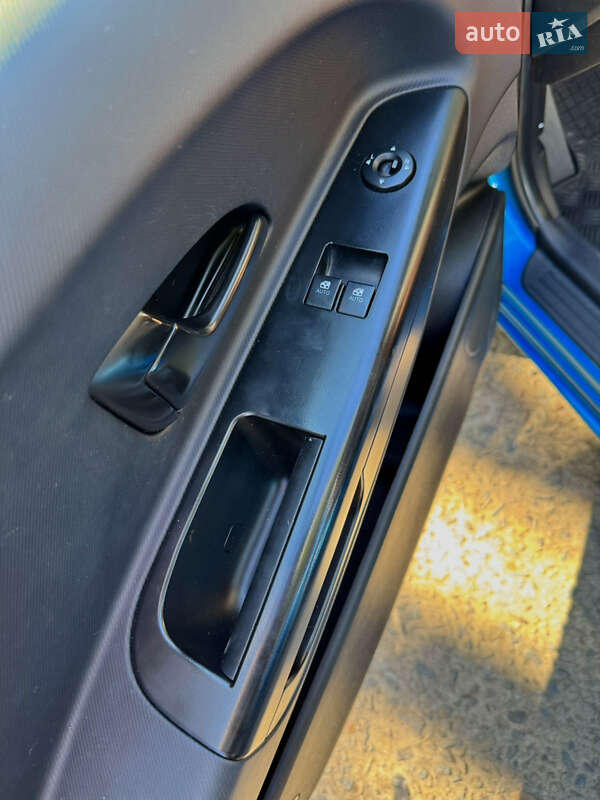 Универсал Kia Ceed 2012 в Остроге