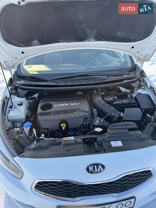 Хетчбек Kia Ceed 2015 в Києві фото 36 Хетчбек Kia Ceed 2015 в Києві