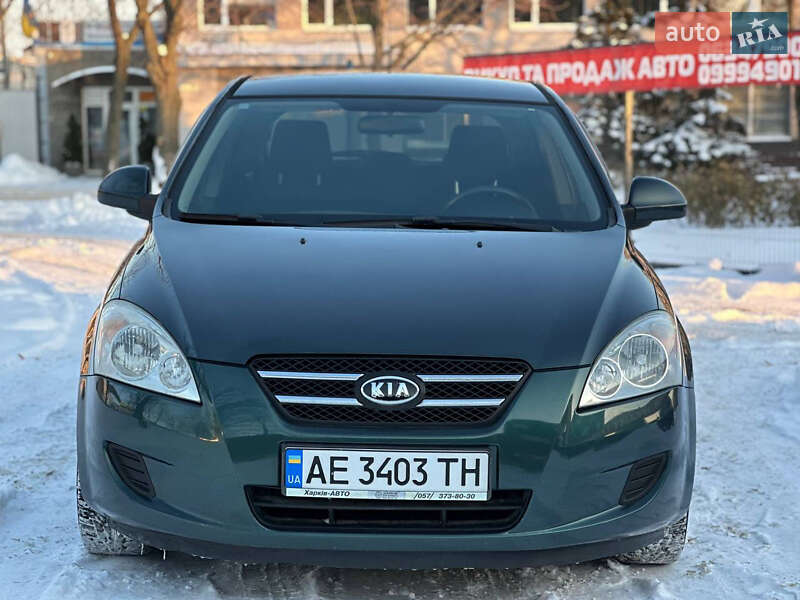 Хэтчбек Kia Ceed 2009 в Днепре