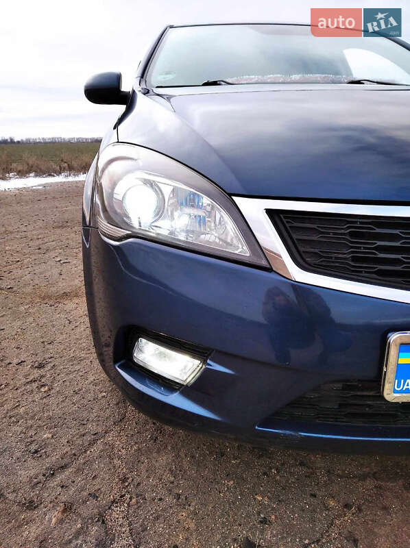 Універсал Kia Ceed 2011 в Києві
