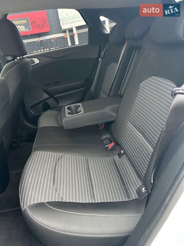 Хетчбек Kia Ceed 2022 в Києві фото 15 Хетчбек Kia Ceed 2022 в Києві