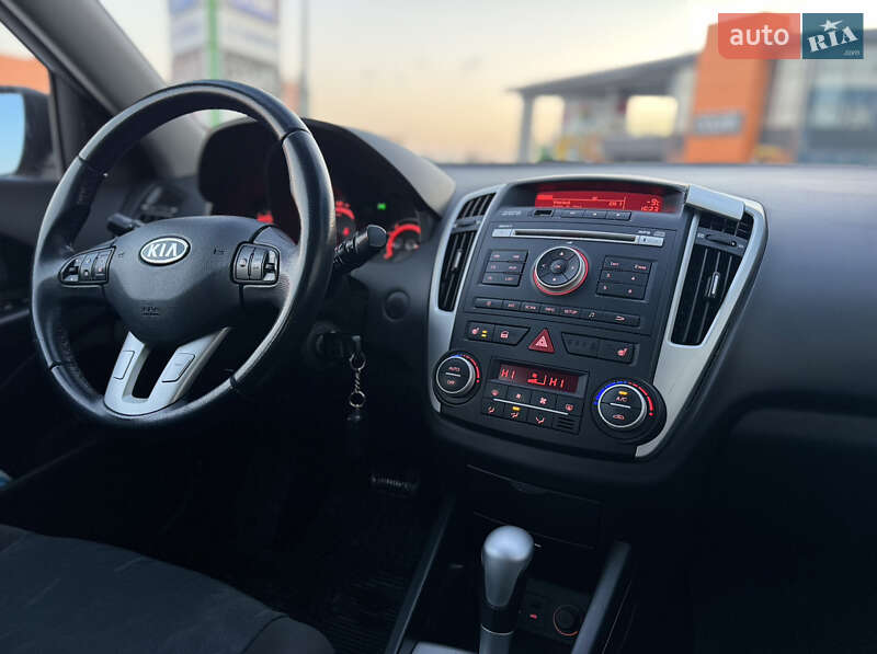 Хетчбек Kia Ceed 2012 в Києві