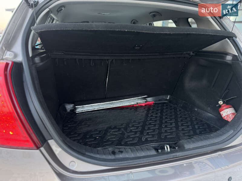 Хетчбек Kia Ceed 2012 в Києві