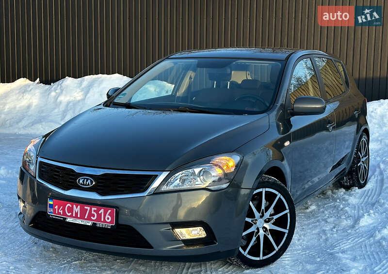 Хэтчбек Kia Ceed 2010 в Дрогобыче