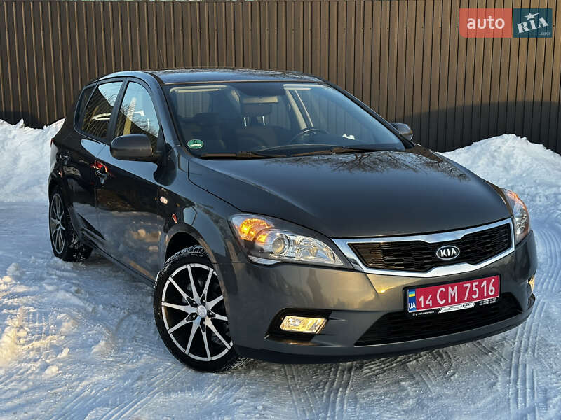 Хэтчбек Kia Ceed 2010 в Дрогобыче