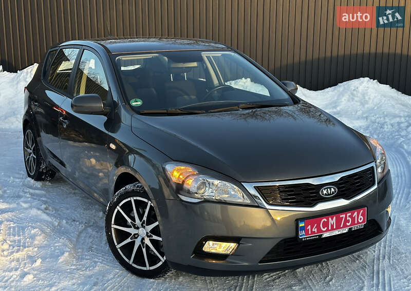 Хэтчбек Kia Ceed 2010 в Дрогобыче