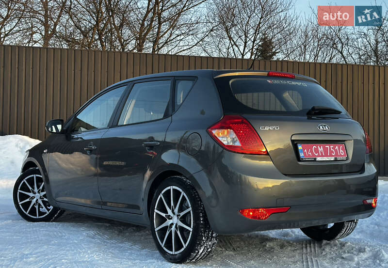 Хэтчбек Kia Ceed 2010 в Дрогобыче
