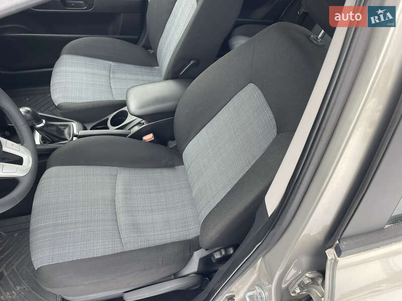 Універсал Kia Ceed 2010 в Луцьку