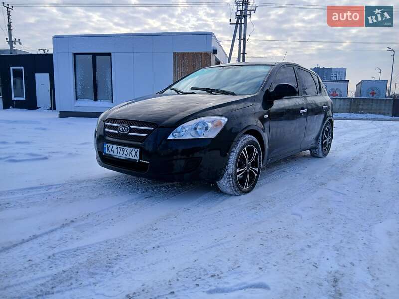 Хетчбек Kia Ceed 2007 в Києві фото 5 Хетчбек Kia Ceed 2007 в Києві