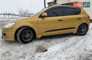 Хэтчбек Kia Ceed 2008 в Крыжополе