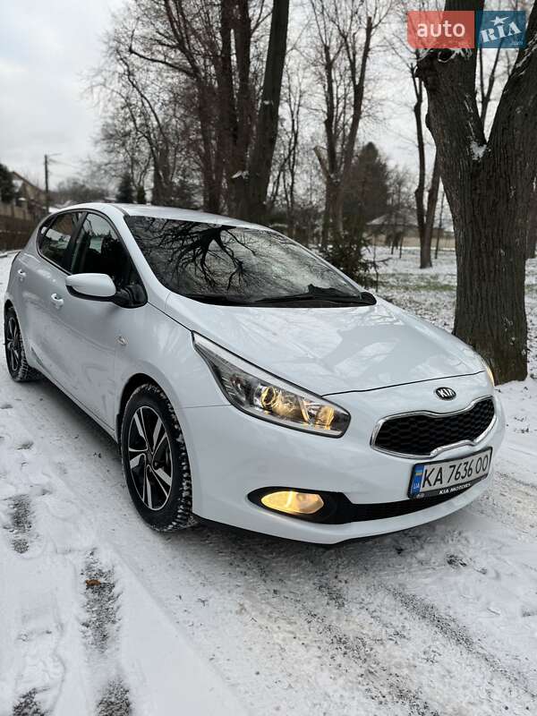 Хетчбек Kia Ceed 2015 в Києві фото 17 Хетчбек Kia Ceed 2015 в Києві