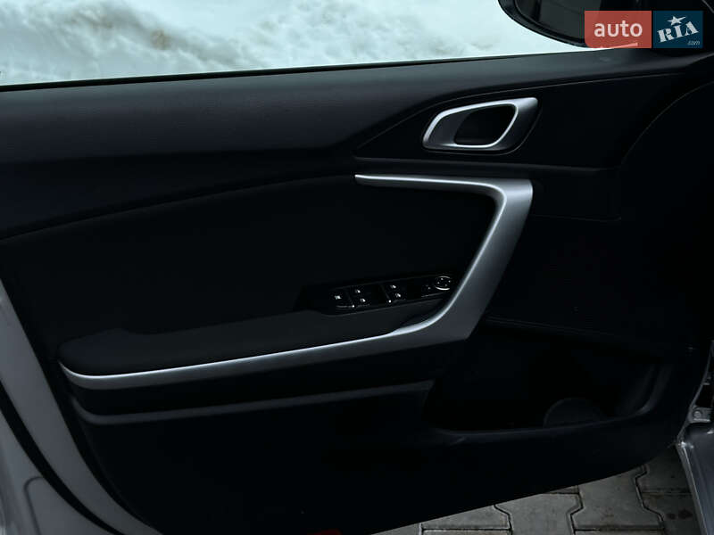 Универсал Kia Ceed 2018 в Луцке