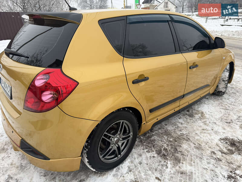 Хэтчбек Kia Ceed 2008 в Крыжополе