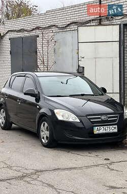 Хэтчбек Kia Ceed 2007 в Запорожье