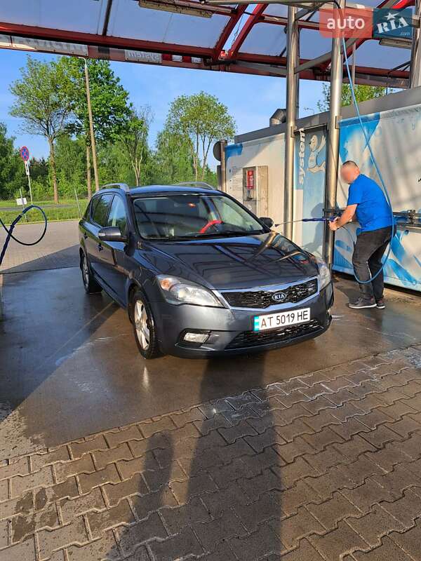 Универсал Kia Ceed 2010 в Ивано-Франковске