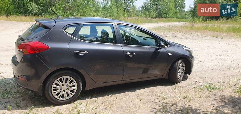 Хэтчбек Kia Ceed 2012 в Киеве