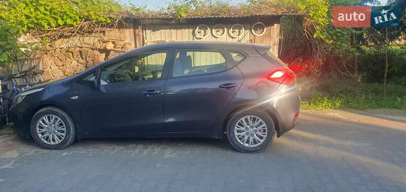 Хэтчбек Kia Ceed 2012 в Киеве