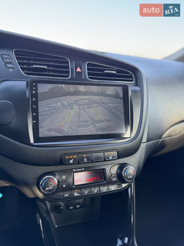 Хетчбек Kia Ceed 2015 в Києві фото 12 Хетчбек Kia Ceed 2015 в Києві