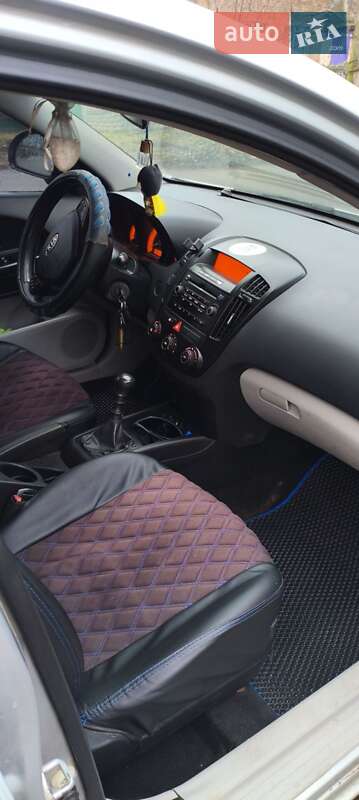 Хетчбек Kia Ceed 2008 в Прилуках фото 6 Хетчбек Kia Ceed 2008 в Прилуках