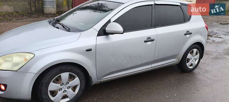 Хетчбек Kia Ceed 2008 в Прилуках фото 15 Хетчбек Kia Ceed 2008 в Прилуках