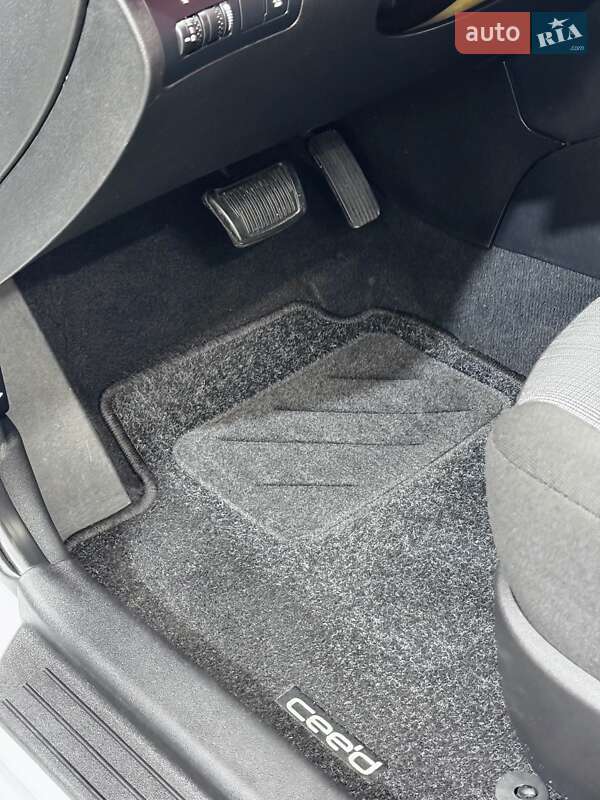 Универсал Kia Ceed 2013 в Стрые