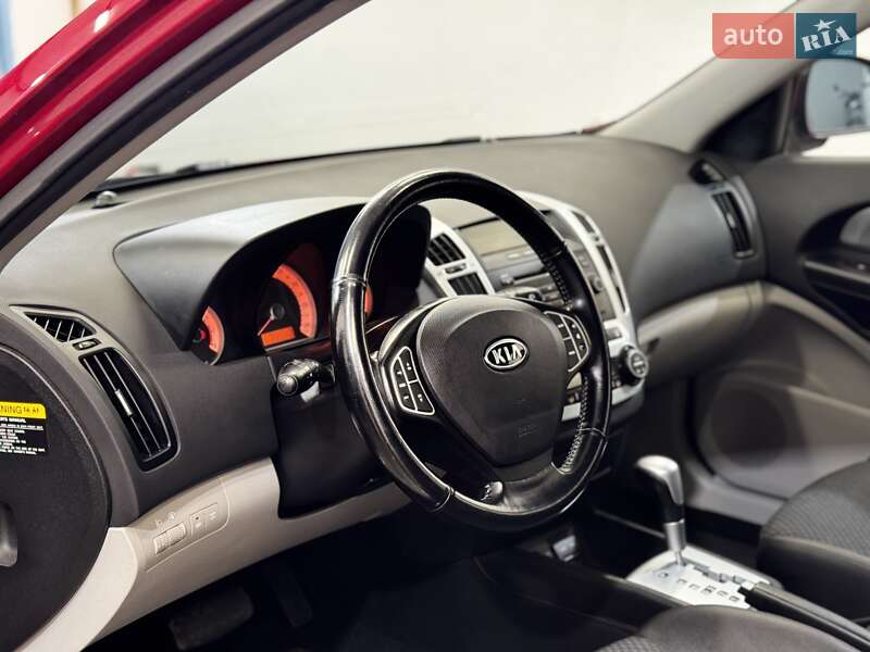 Хетчбек Kia Ceed 2007 в Стрию