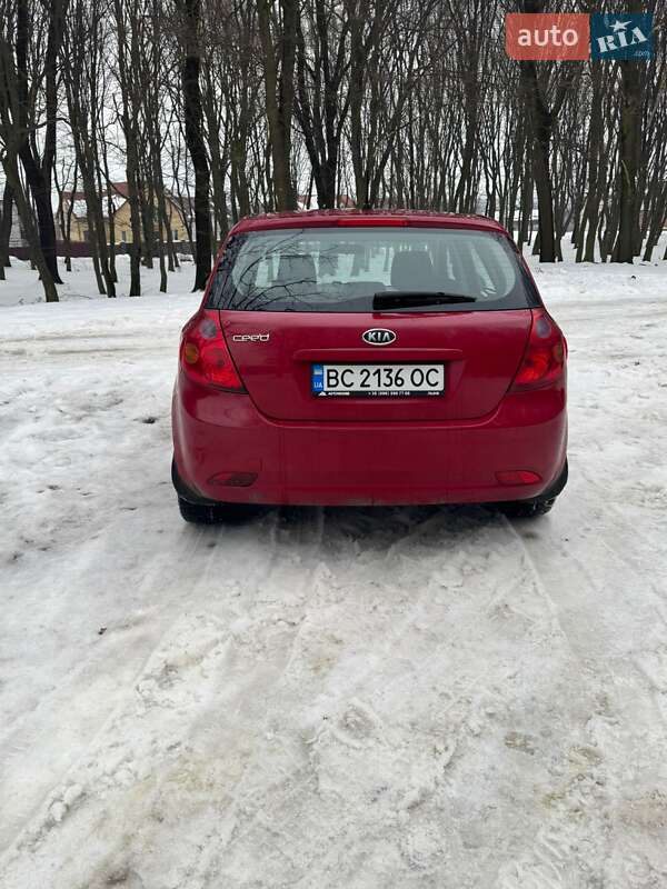 Хэтчбек Kia Ceed 2009 в Львове