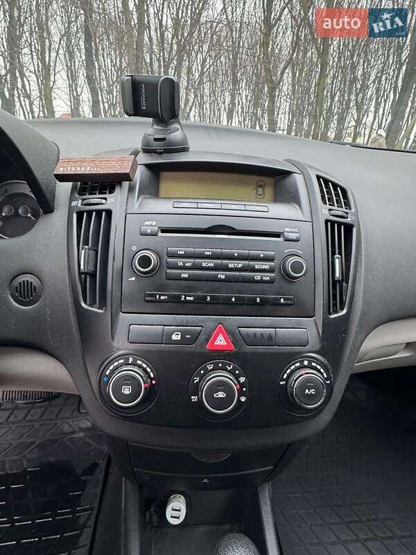 Хэтчбек Kia Ceed 2009 в Львове